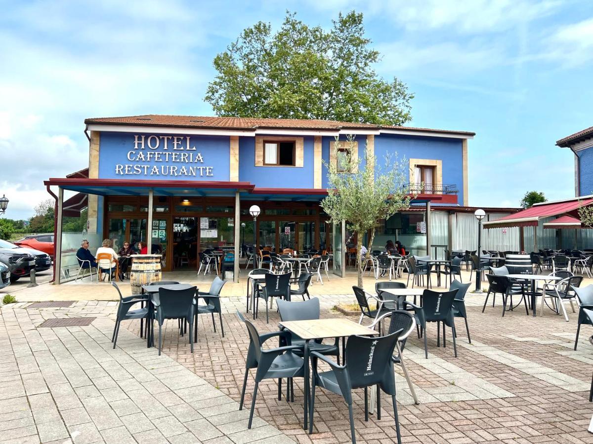 Hotel Villa Maria Revilla De Camargo Exterior photo